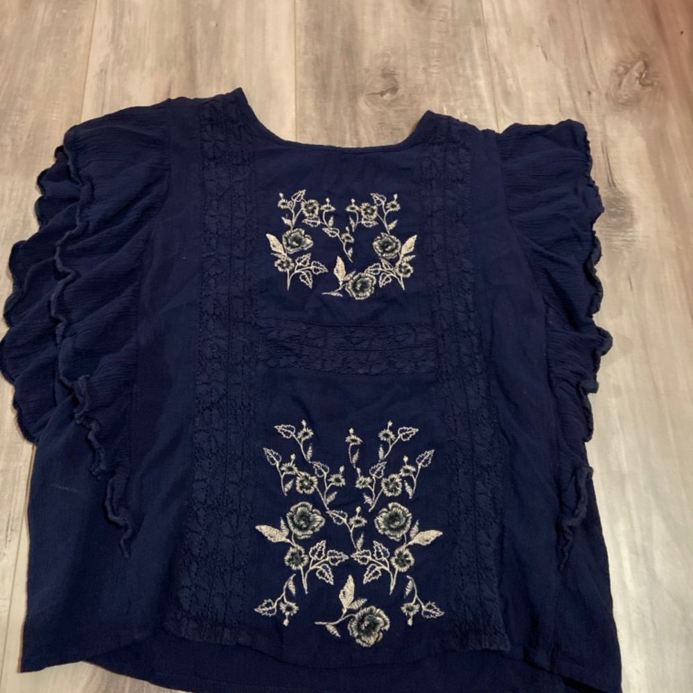 Navy blue top